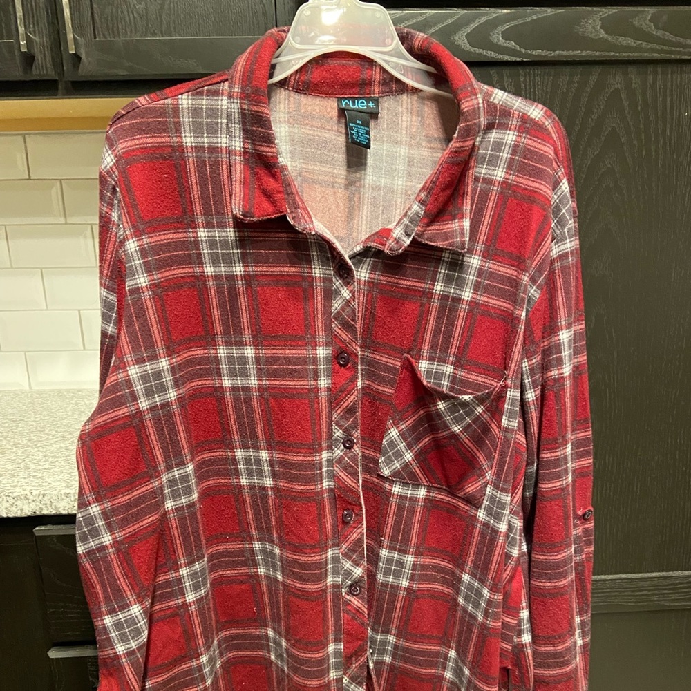 Rue 21+ high low flannel with pocket